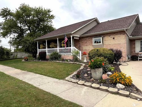 950 Waterloo Ave, Monroe, MI, 48161-1661 | Card Image