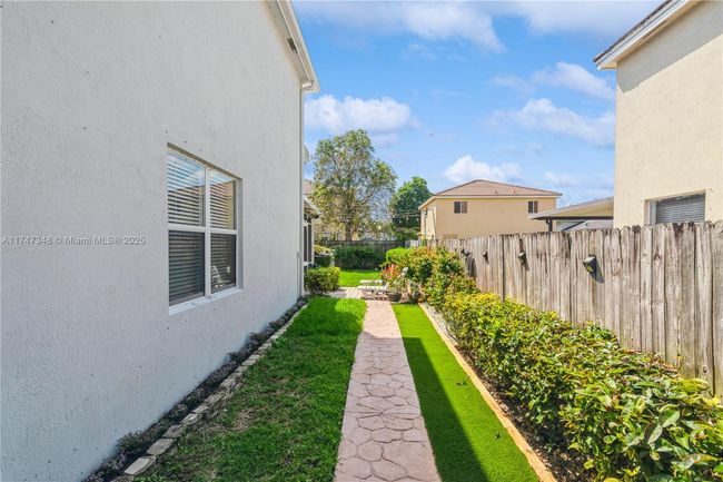 3076 Se 4 Th Ct, House other with 5 bedrooms, 3 bathrooms and null parking in Homestead FL | Image 32