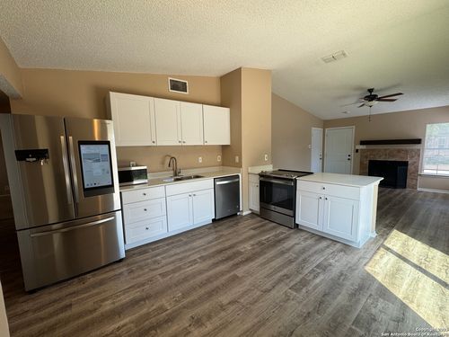 6203 Valley Knight, San Antonio, TX, 78250-6901 | Card Image