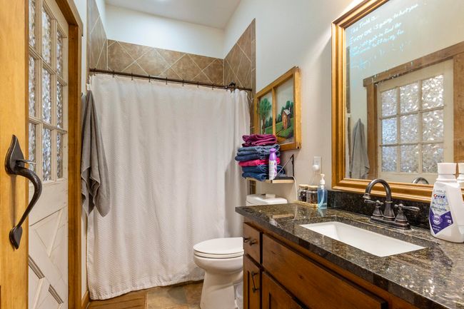 Bathroom #3 | Image 37