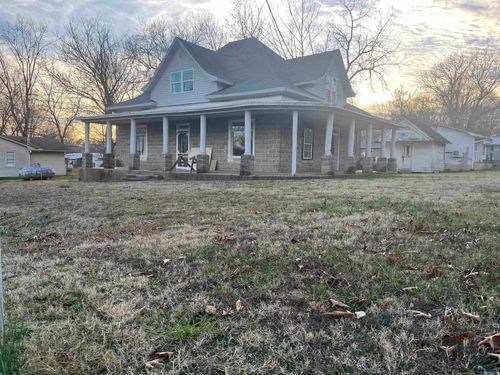 140 N Oak St, Salem, AR, 72576-9737 | Card Image