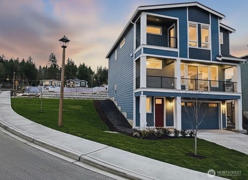 17530 Ne Midnight Sun Loop, Poulsbo, WA, 98370-5006 | Card Image