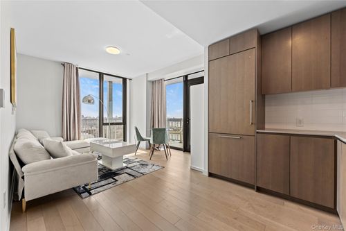 9h-131-02A 40th Rd, Flushing, NY, 11354-5137 | Card Image