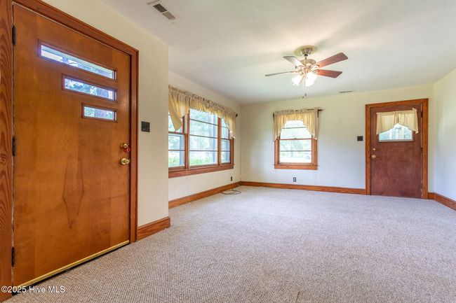 Living Room | Image 9