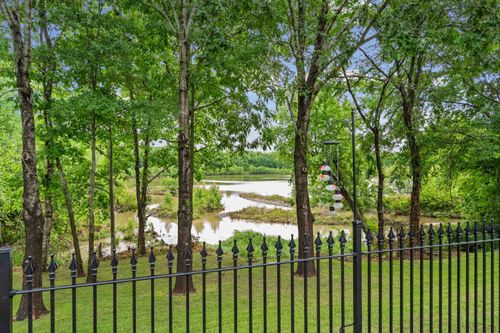 644 Winburn Dr, Collierville, TN, 38017-1151 | Card Image