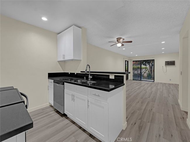 UNIT-107 - 20234 Cantara St, Condo with 2 bedrooms, 2 bathrooms and null parking in Winnetka CA | Image 10