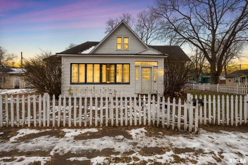 318 Washington St, Pekin, IL, 61554-4158 | Card Image