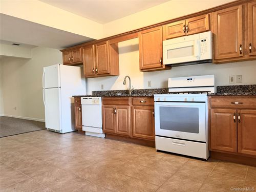 b2-unit-7-105 N Montgomery St, Walden, NY, 12586-1175 | Card Image