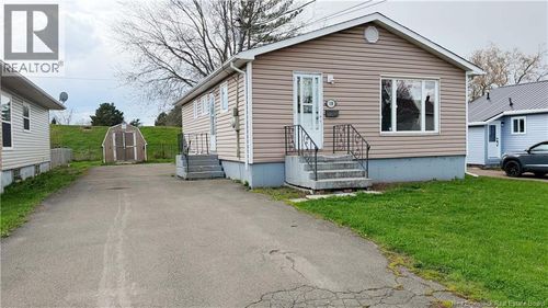 118 Cedar St, Moncton, NB, E1C7L4 | Card Image