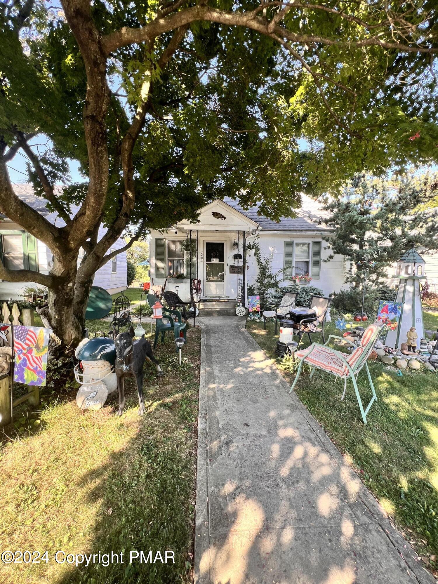7th St, Whitehall, PA 18052