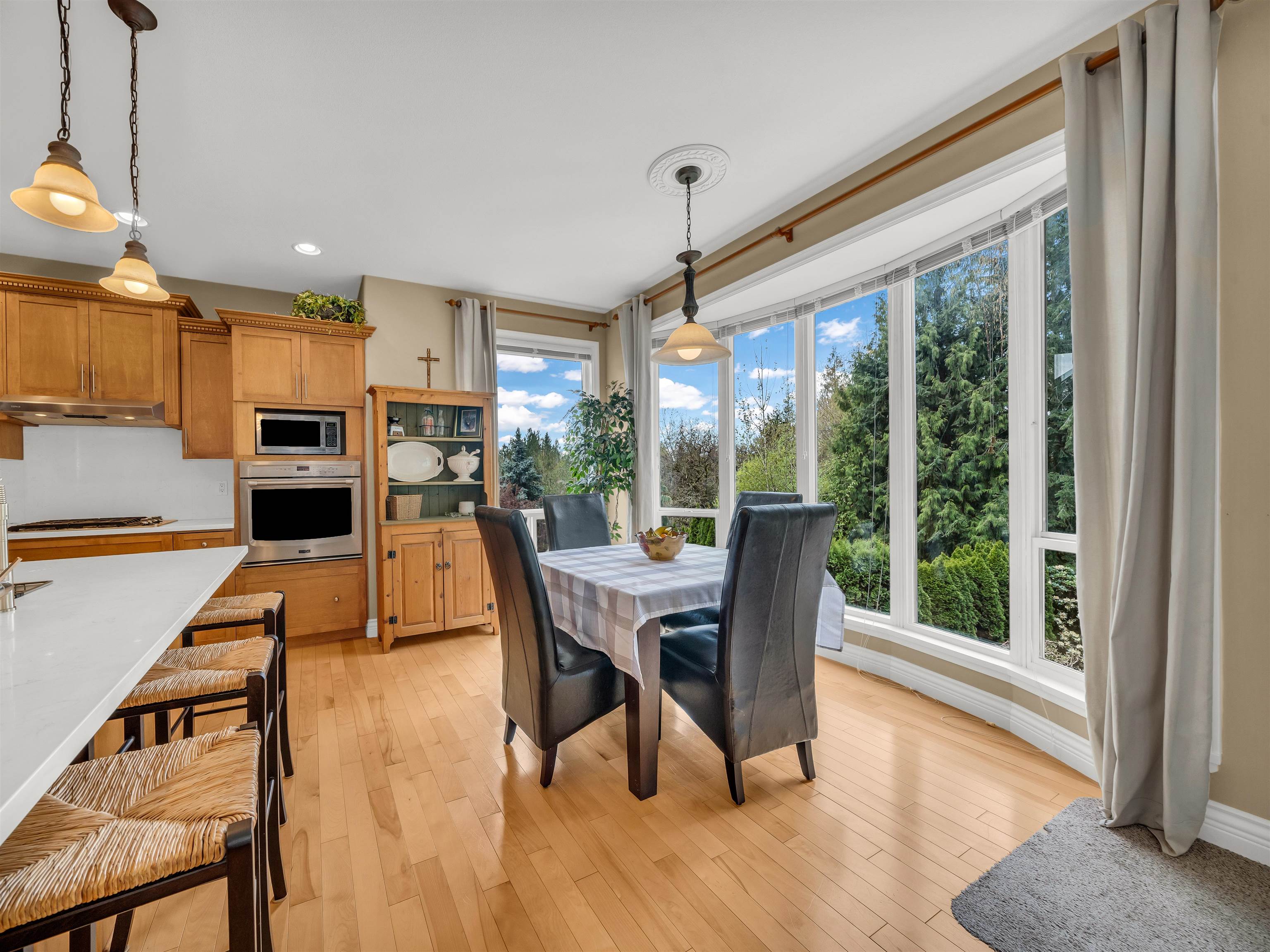 13309 235 Street, House other with 6 bedrooms, 3 bathrooms and 2 parking in Maple Ridge BC | Image 11