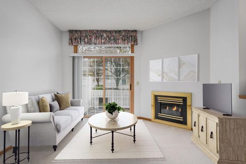 2645 Mallard Dr, Woodbury, MN, 55125-3828 | Card Image