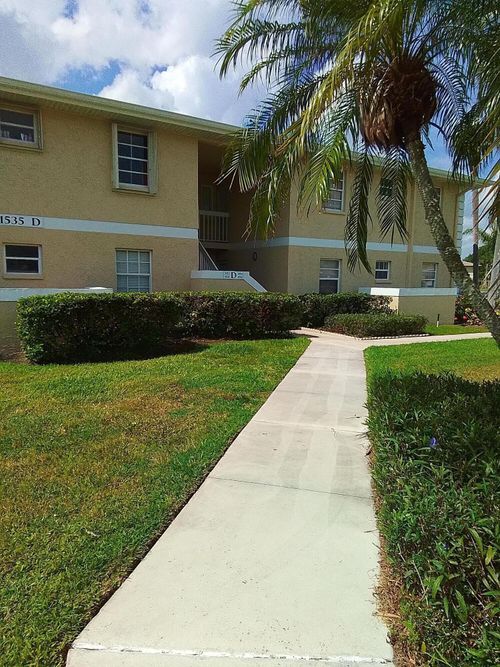 d102-1535 Se Royal Green Circle, Port St Lucie, FL, 34952 | Card Image
