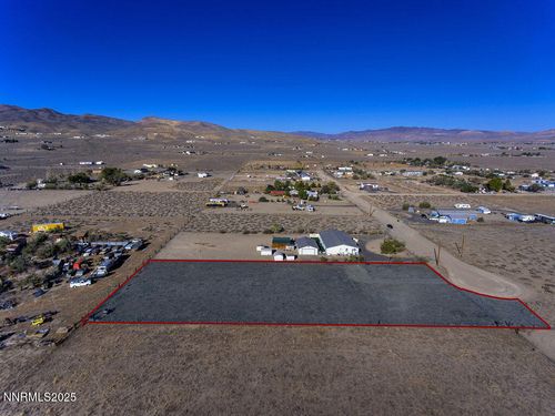 1515 Lincoln Cir, Silver Springs, NV, 89429-7358 | Card Image