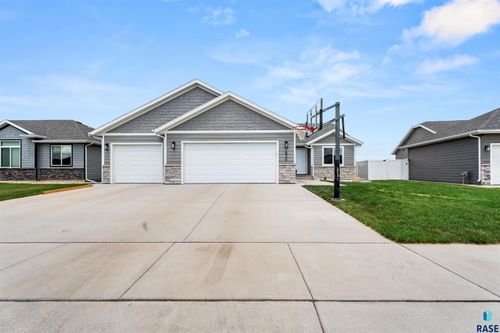 630 Creekside Trl Trail, Harrisburg, SD, 57032 | Card Image