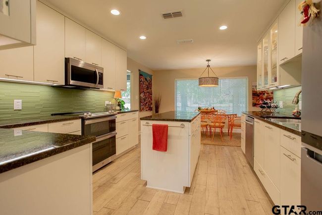 225 Texas Dr, House other with 4 bedrooms, 3 bathrooms and null parking in Hideaway TX | Image 13