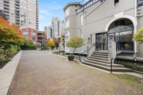 105-5 Renaissance Sq, New Westminster, BC, V3M6K5 | Card Image