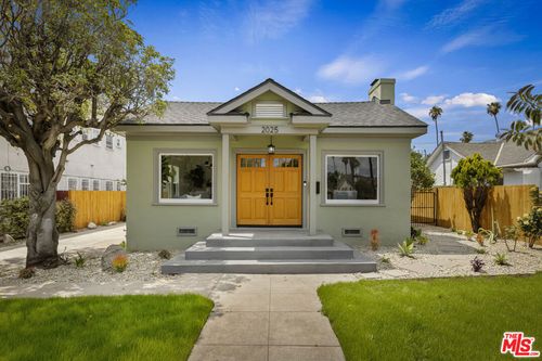 2025 West Blvd, Los Angeles, CA, 90016-1721 | Card Image