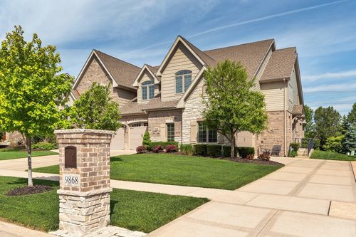 9868 Folkers Dr, Frankfort, IL, 60423-1100 | Card Image