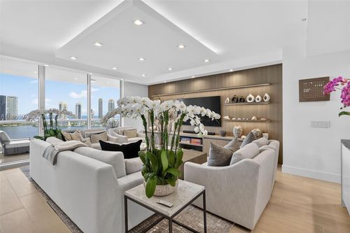 2102-6000 Island Blvd, Aventura, FL, 33160-3762 | Card Image