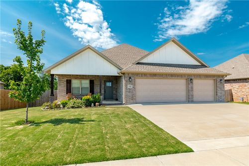 115 W Pitts St, Farmington, AR, 72730-2003 | Card Image