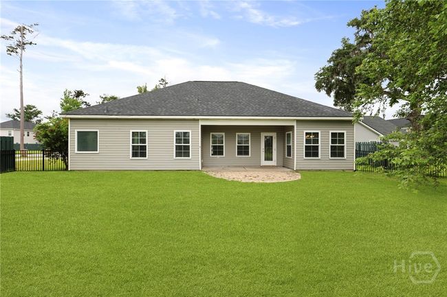 Grass has been digitally enhanced for the purposes of marketing. Grass/yard may appear different at the time of showing. | Image 41
