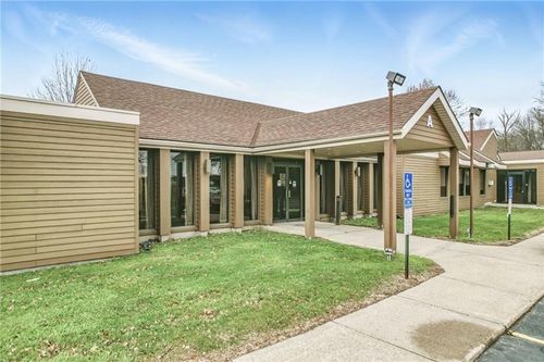 2000 Green St, Farrell, PA, 16121-1364 | Card Image