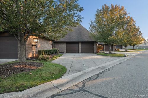 apt-23-9095 S Saginaw Rd, Grand Blanc, MI, 48439-9580 | Card Image