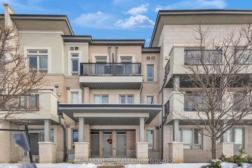 9-9601 Jane St, Vaughan, ON, L6A4G5 | Card Image
