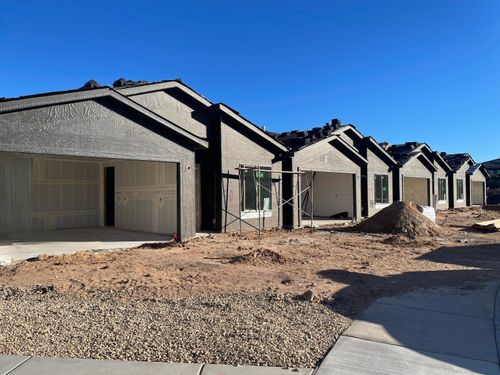 37-40-2054 W 320 N, Hurricane, UT, 84737 | Card Image