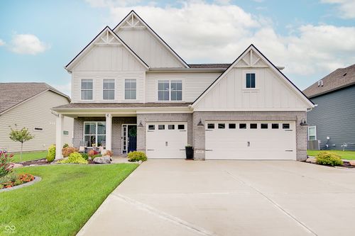 4242 Ironclad Dr, Bargersville, IN, 46106-5573 | Card Image