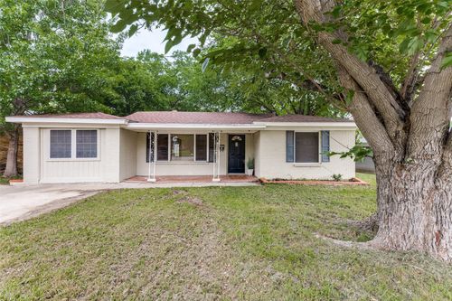 5901 Circular Dr, North Richland Hills, TX, 76117-2810 | Card Image