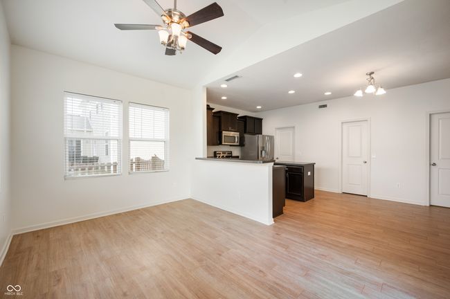 Sunroom Area | Image 7