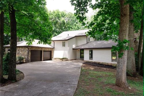 125 Saddle Creek Ct, Roswell, GA, 30076-1070 | Card Image