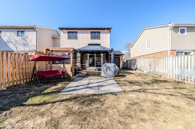 1807 Listowell Cres, House attached with 3 bedrooms, 2 bathrooms and 1 parking in Pickering ON | Image 25
