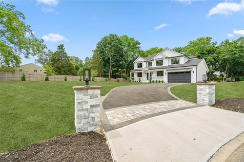 2 Carmine Ct, Commack, NY, 11725-2000 | Card Image