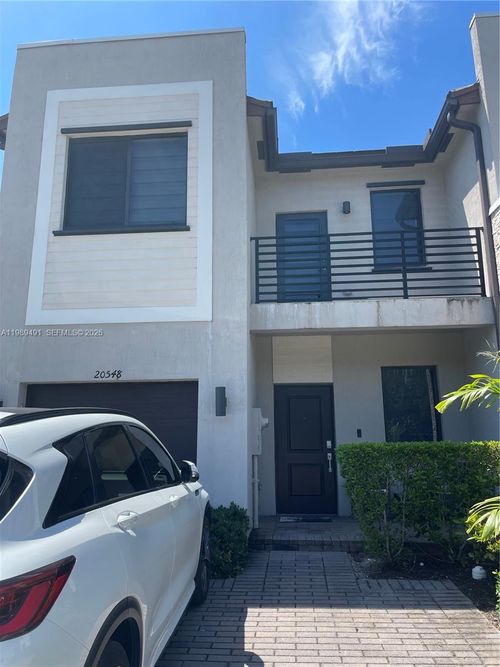 20548 Ne 5th Pl, Miami, FL, 33179-3573 | Card Image