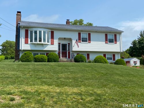 15 Flintlock Road, North Haven, CT, 06473 | Card Image