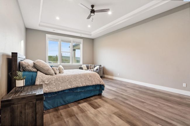 102909 E 1023 Pr Se, Home with 4 bedrooms, 5 bathrooms and null parking in Kennewick WA | Image 24