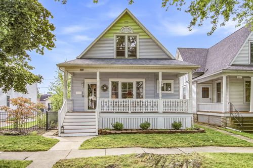 1013 State St, Saint Joseph, MI, 49085-1465 | Card Image