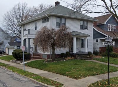 View of front of property with a front lawn | Image 1