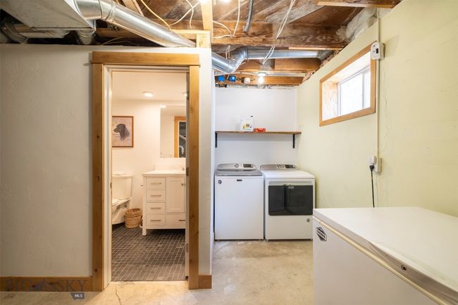 downstairs laundry | Image 21