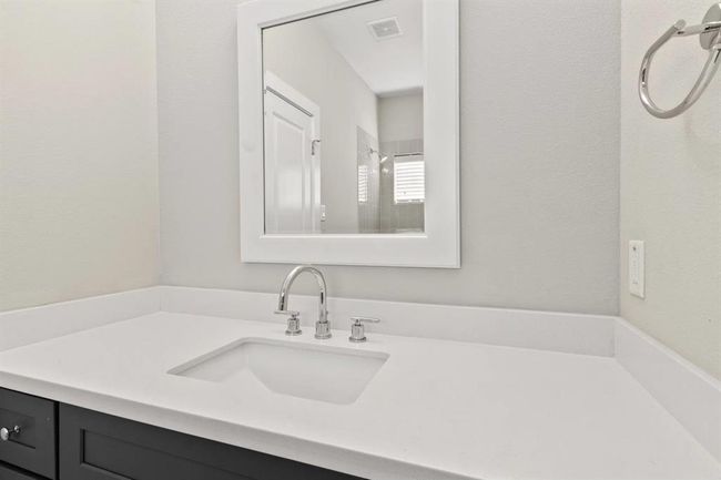 B - 5816 Gardendale Dr, House other with 3 bedrooms, 3 bathrooms and 2 parking in Houston TX | Image 6