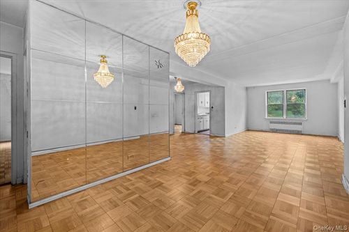 1cn-800 Grand Concourse, Bronx, NY, 10451-1749 | Card Image