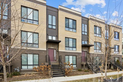 2317 Alumni Dr, Schaumburg, IL, 60173-5657 | Card Image