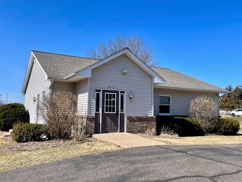 1813 Wilson St Ne, Menomonie, WI, 54751-1406 | Card Image
