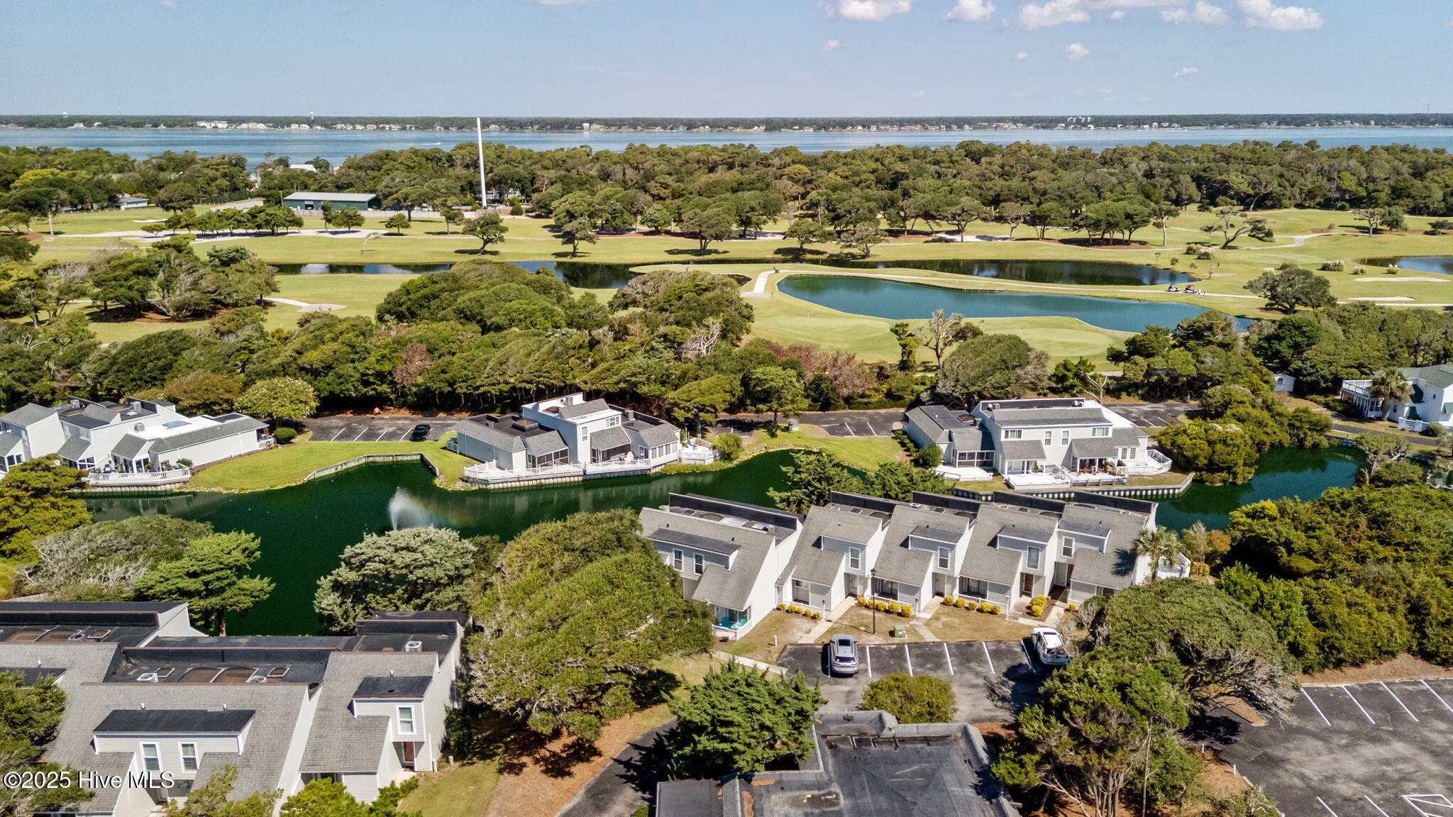 Residential in Pine Knoll Shores 5