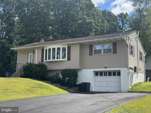21 Greenwood Dr, MOUNTAIN TOP, PA, 18707-2299 | Card Image