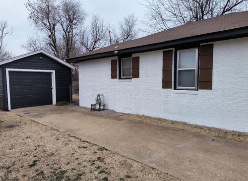 1220 W Warren St, El Reno, OK, 73036-4365 | Card Image