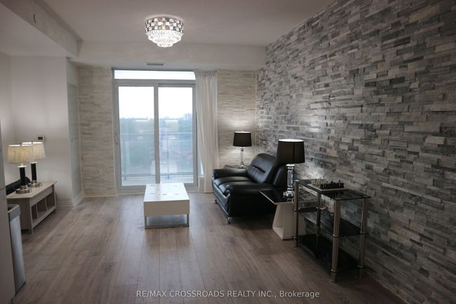 867 - 60 Ann O'reilly Rd, Condo with 2 bedrooms, 2 bathrooms and 1 parking in Toronto ON | Image 5